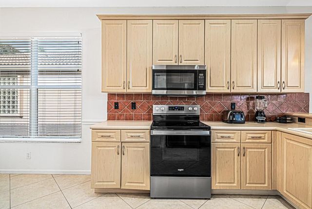 8200 Playa Del Sur Boulevard, Lake Worth, FL 33467