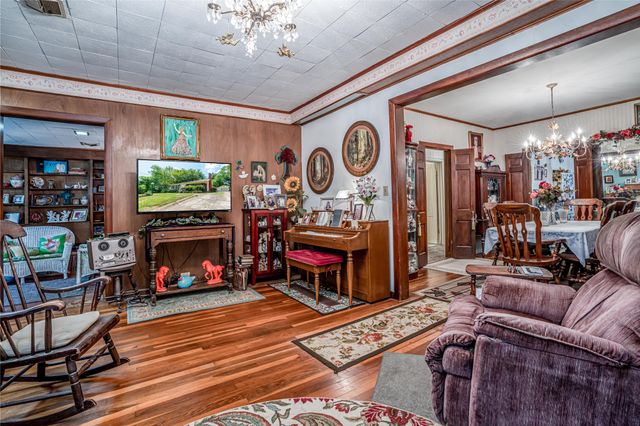 2252 Cleveland Street, Paris, TX 75460