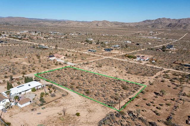 102 Saddleback Road, Joshua Tree, CA 92252