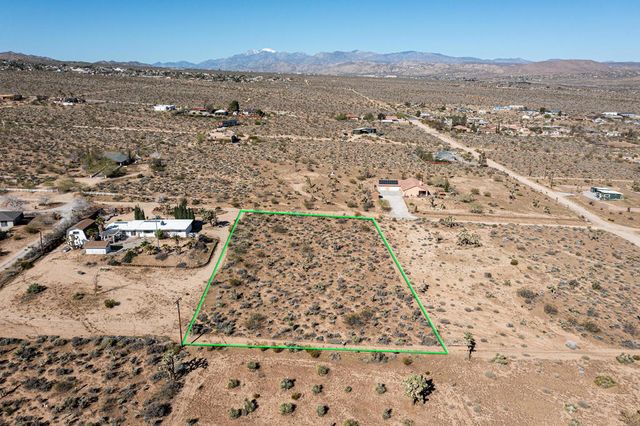 102 Saddleback Road, Joshua Tree, CA 92252