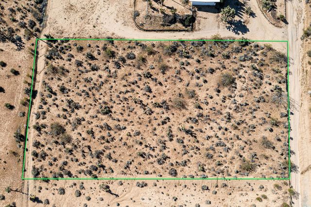 102 Saddleback Road, Joshua Tree, CA 92252