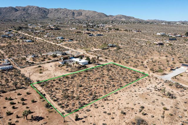 102 Saddleback Road, Joshua Tree, CA 92252