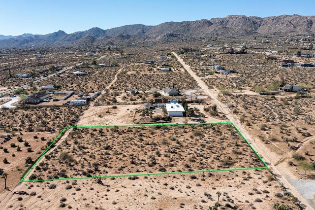102 Saddleback Road, Joshua Tree, CA 92252