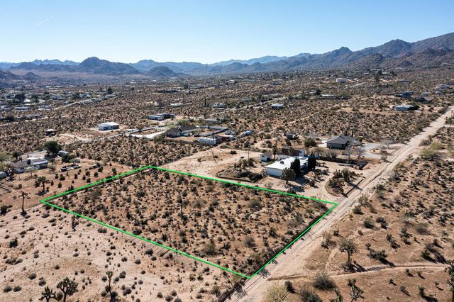 102 Saddleback Road, Joshua Tree, CA 92252