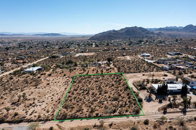 102 Saddleback Road, Joshua Tree, CA 92252