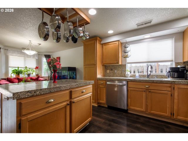 8020 Ne 104TH Ave, Vancouver, WA 98662