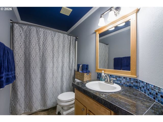 8020 Ne 104TH Ave, Vancouver, WA 98662