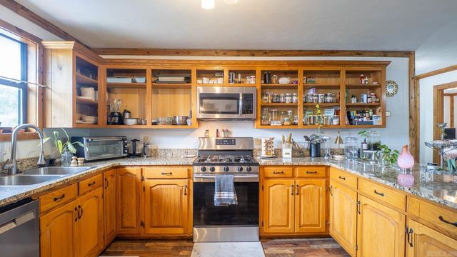 570 Missouri Avenue, Mammoth Spring, AR 72554