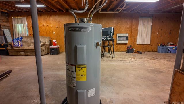 570 Missouri Avenue, Mammoth Spring, AR 72554