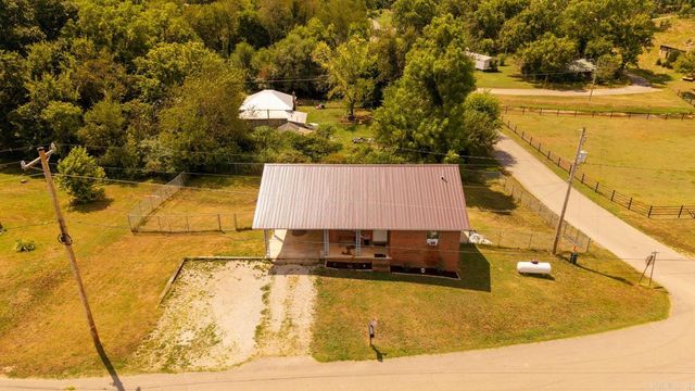 570 Missouri Avenue, Mammoth Spring, AR 72554