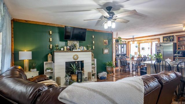 570 Missouri Avenue, Mammoth Spring, AR 72554