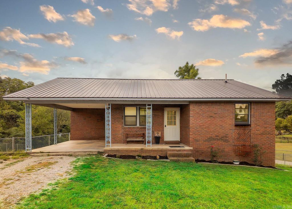 570 Missouri Avenue, Mammoth Spring, AR 72554