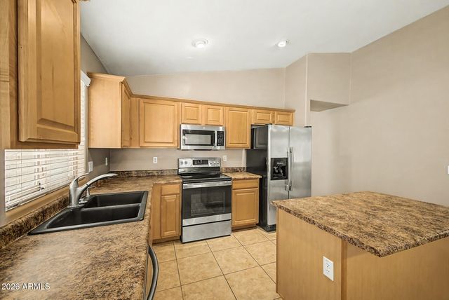 2766 E COWBOY COVE Trail, San Tan Valley, AZ 85143