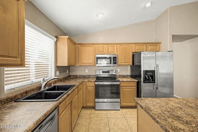 2766 E COWBOY COVE Trail, San Tan Valley, AZ 85143