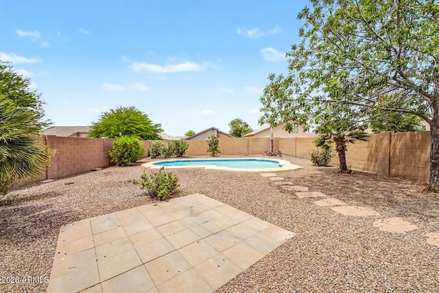 2766 E COWBOY COVE Trail, San Tan Valley, AZ 85143