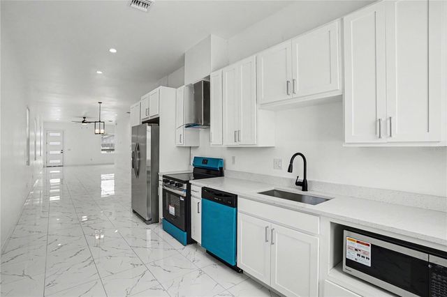 2328 W SPRUCE STREET A, Tampa, FL 33607