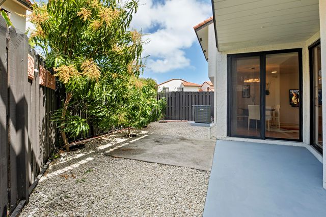 5887 Fox Hollow Drive E, Boca Raton, FL 33486