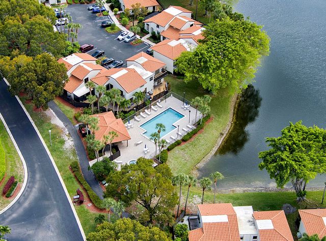 5887 Fox Hollow Drive E, Boca Raton, FL 33486