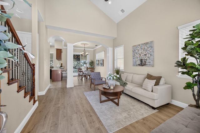 8221 ASHCREST Ln, Fair Oaks, CA 95628