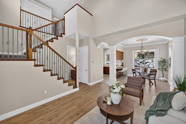 8221 ASHCREST Ln, Fair Oaks, CA 95628