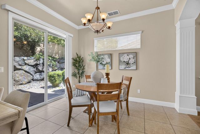 8221 ASHCREST Ln, Fair Oaks, CA 95628