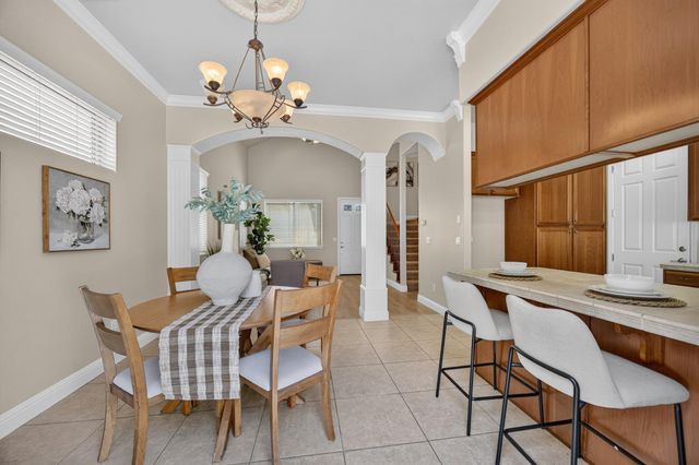 8221 ASHCREST Ln, Fair Oaks, CA 95628