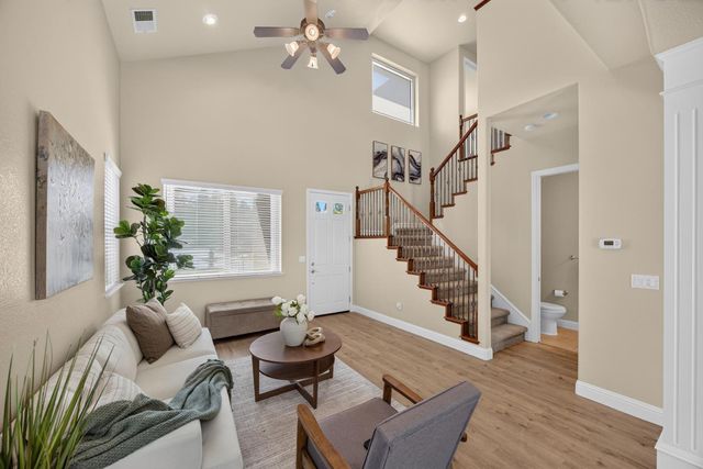 8221 ASHCREST Ln, Fair Oaks, CA 95628