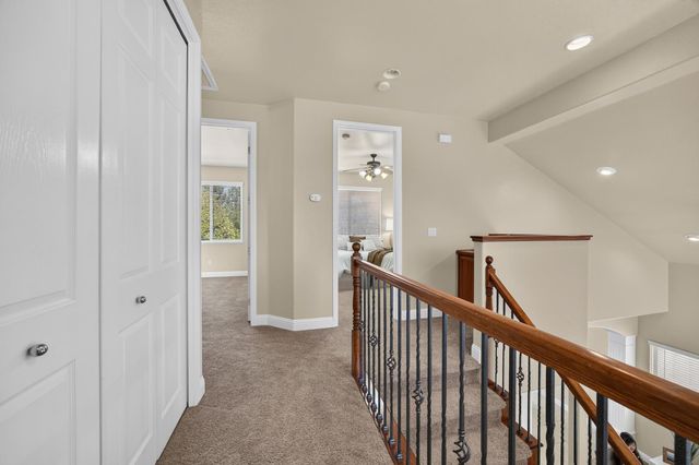 8221 ASHCREST Ln, Fair Oaks, CA 95628