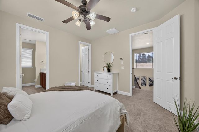 8221 ASHCREST Ln, Fair Oaks, CA 95628