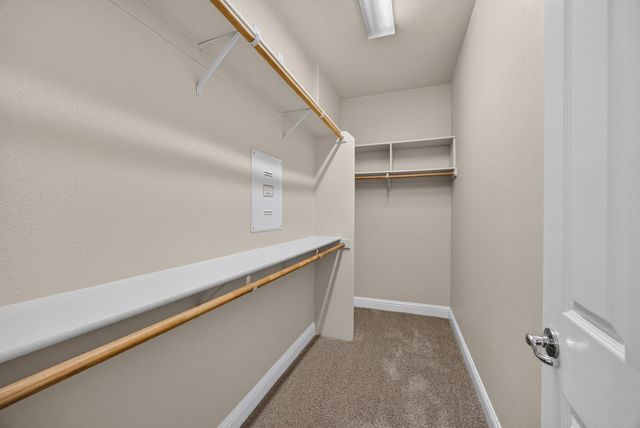 8221 ASHCREST Ln, Fair Oaks, CA 95628