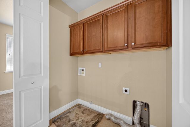 8221 ASHCREST Ln, Fair Oaks, CA 95628