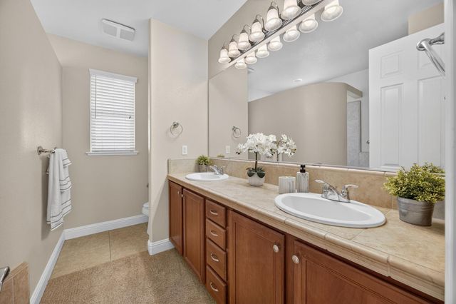 8221 ASHCREST Ln, Fair Oaks, CA 95628