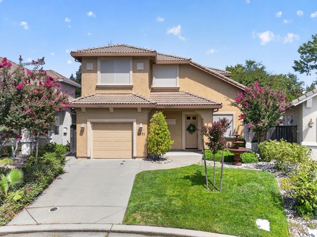 8221 ASHCREST Ln, Fair Oaks, CA 95628