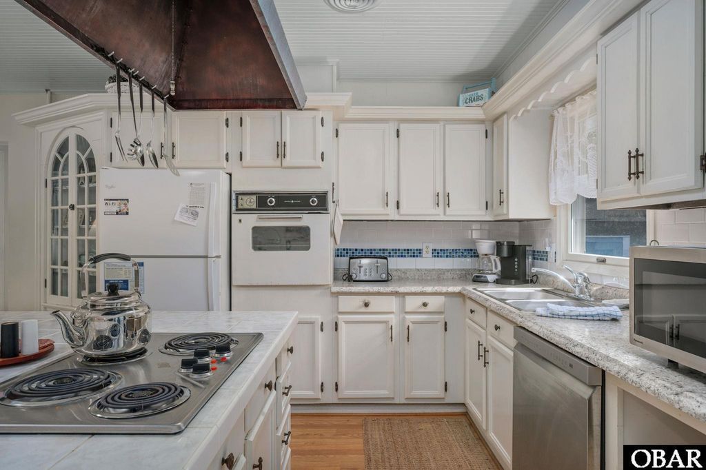 Image 13 of property listing at 15 Seventh Avenue Lot 10, Southern Shores, NC 27949