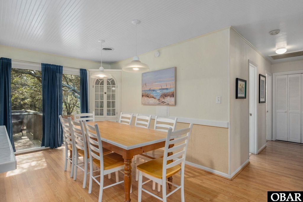 Image 15 of property listing at 15 Seventh Avenue Lot 10, Southern Shores, NC 27949