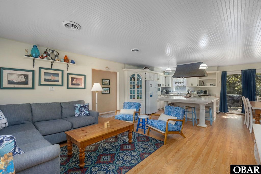 Image 10 of property listing at 15 Seventh Avenue Lot 10, Southern Shores, NC 27949