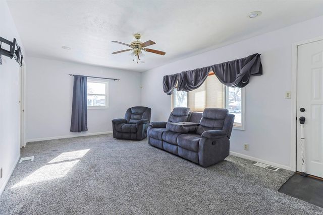 205 E Jennings Avenue, South Bend, IN 46614