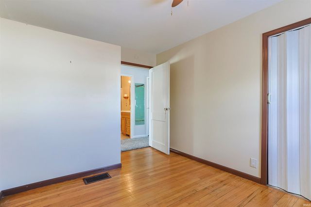 205 E Jennings Avenue, South Bend, IN 46614