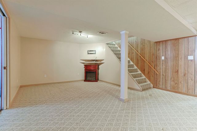 205 E Jennings Avenue, South Bend, IN 46614