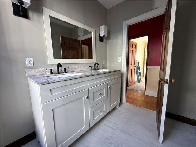 26 Calvert Street, Newport, RI 02840