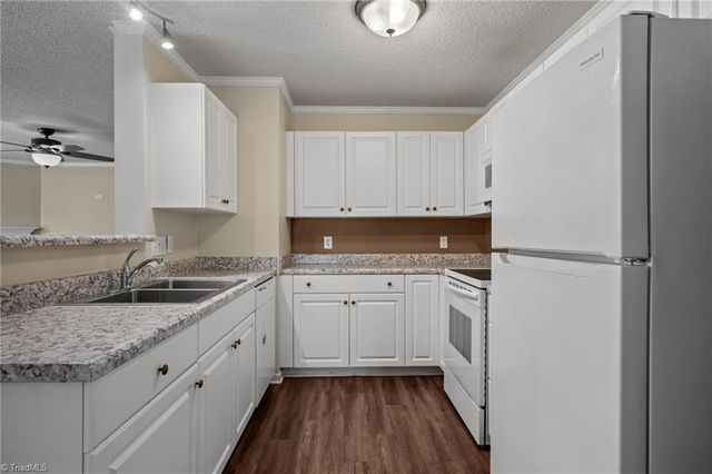 313 Mill Pond Drive, Winston-salem, NC 27106