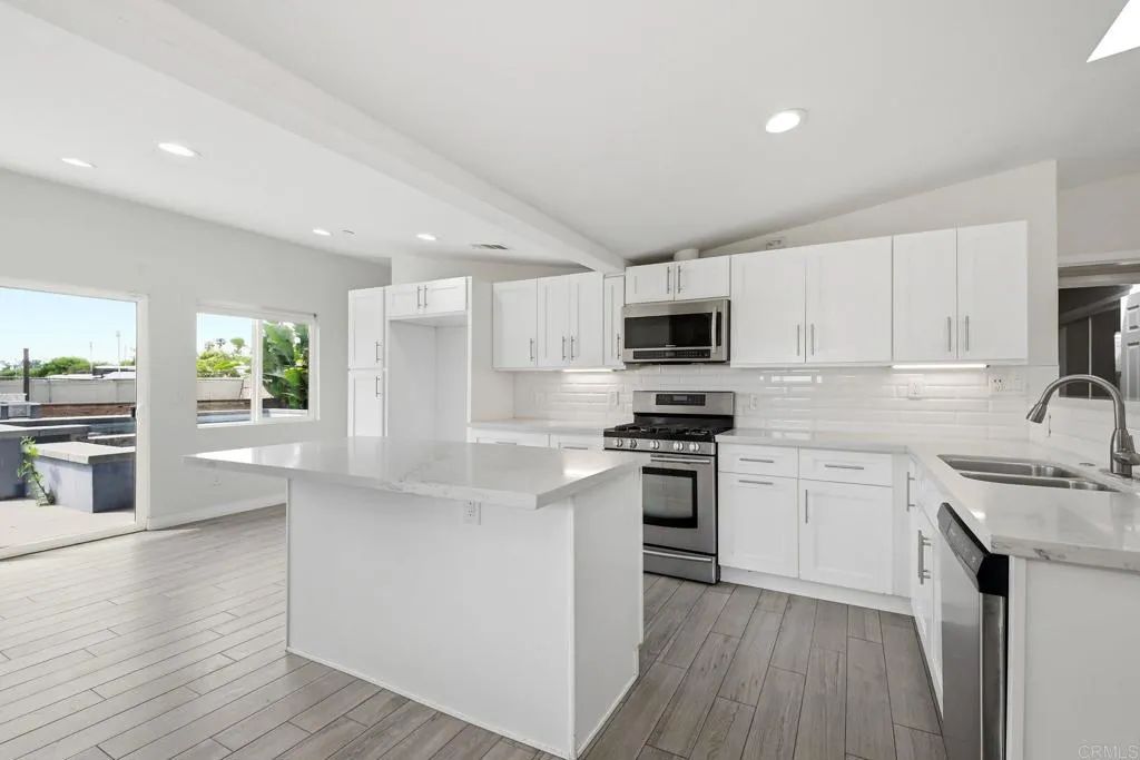 648 Cocapah Street, Vista, CA 92083