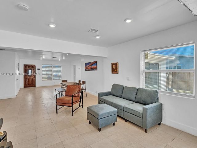 1530 N 56th Ave, Hollywood, FL 33021