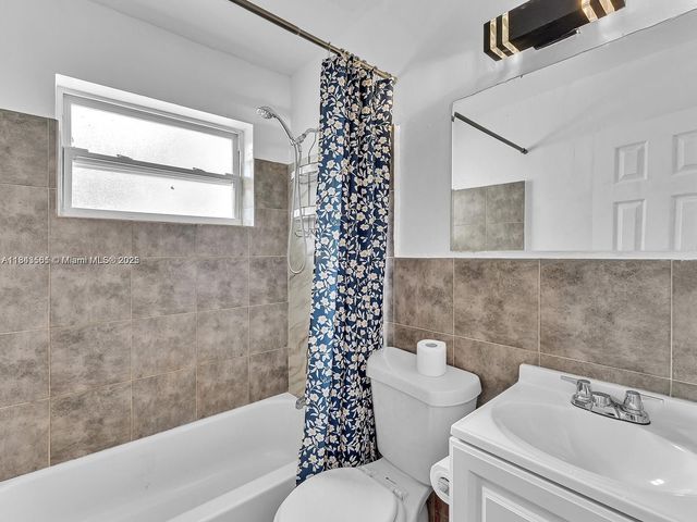 1530 N 56th Ave, Hollywood, FL 33021
