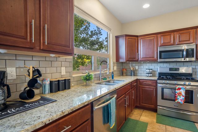 1715 Band Saw Place NW, Albuquerque, NM 87104