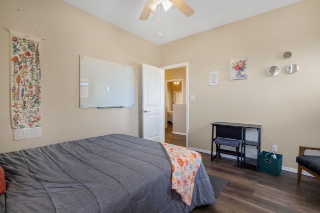 1715 Band Saw Place NW, Albuquerque, NM 87104