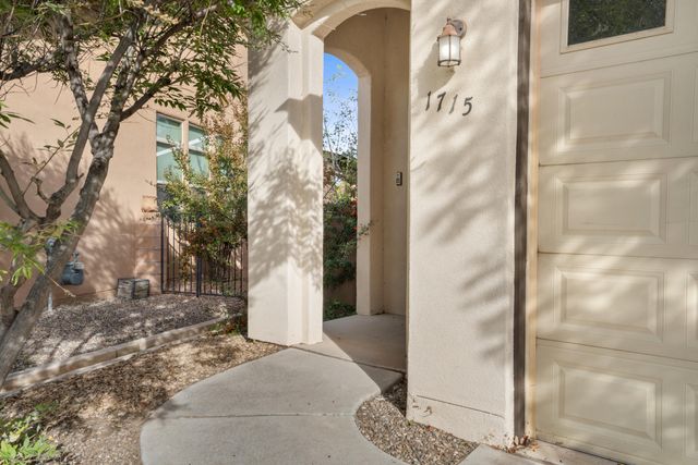 1715 Band Saw Place NW, Albuquerque, NM 87104