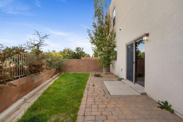 1715 Band Saw Place NW, Albuquerque, NM 87104