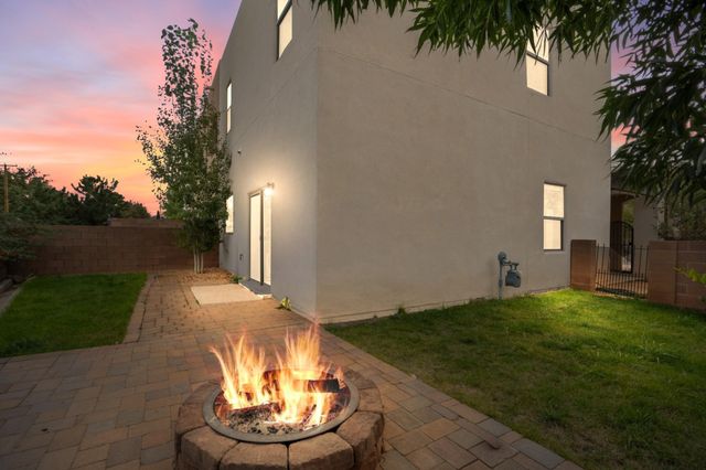 1715 Band Saw Place NW, Albuquerque, NM 87104