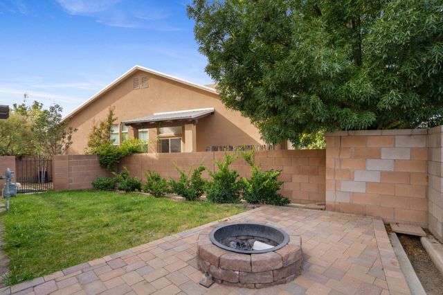 1715 Band Saw Place NW, Albuquerque, NM 87104